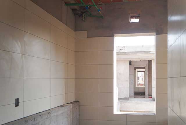 Thi công ốp gạch WC căn biệt thự khu G